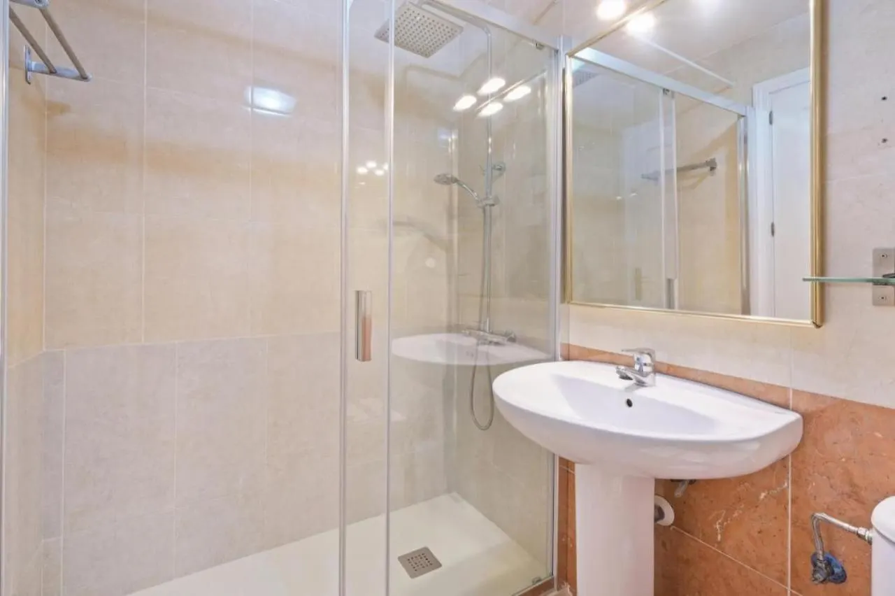 Apartamento En Calle Cuarteles De Dos Habitaciones Málaga Apartman